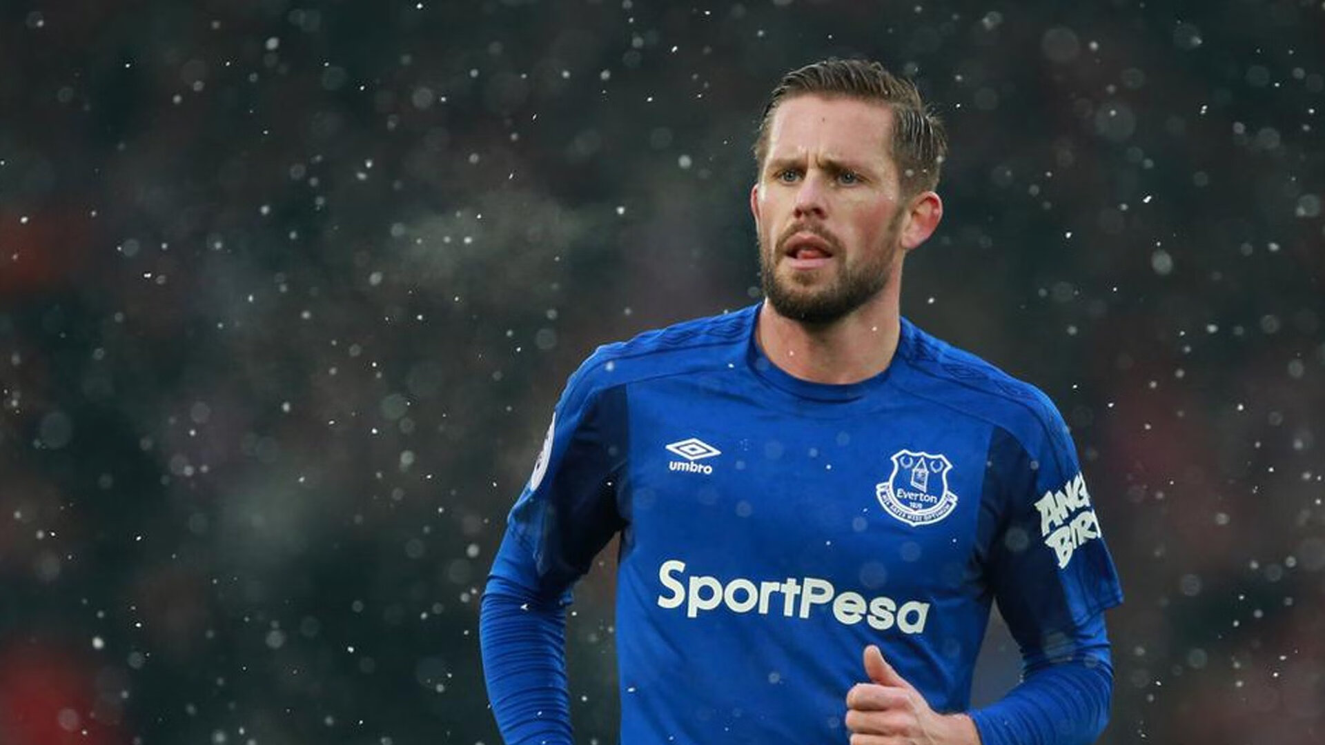 爱游戏入口-詹姆斯关键回合不手软，开拓者爆冷掀翻新疆王朝最后一块砖