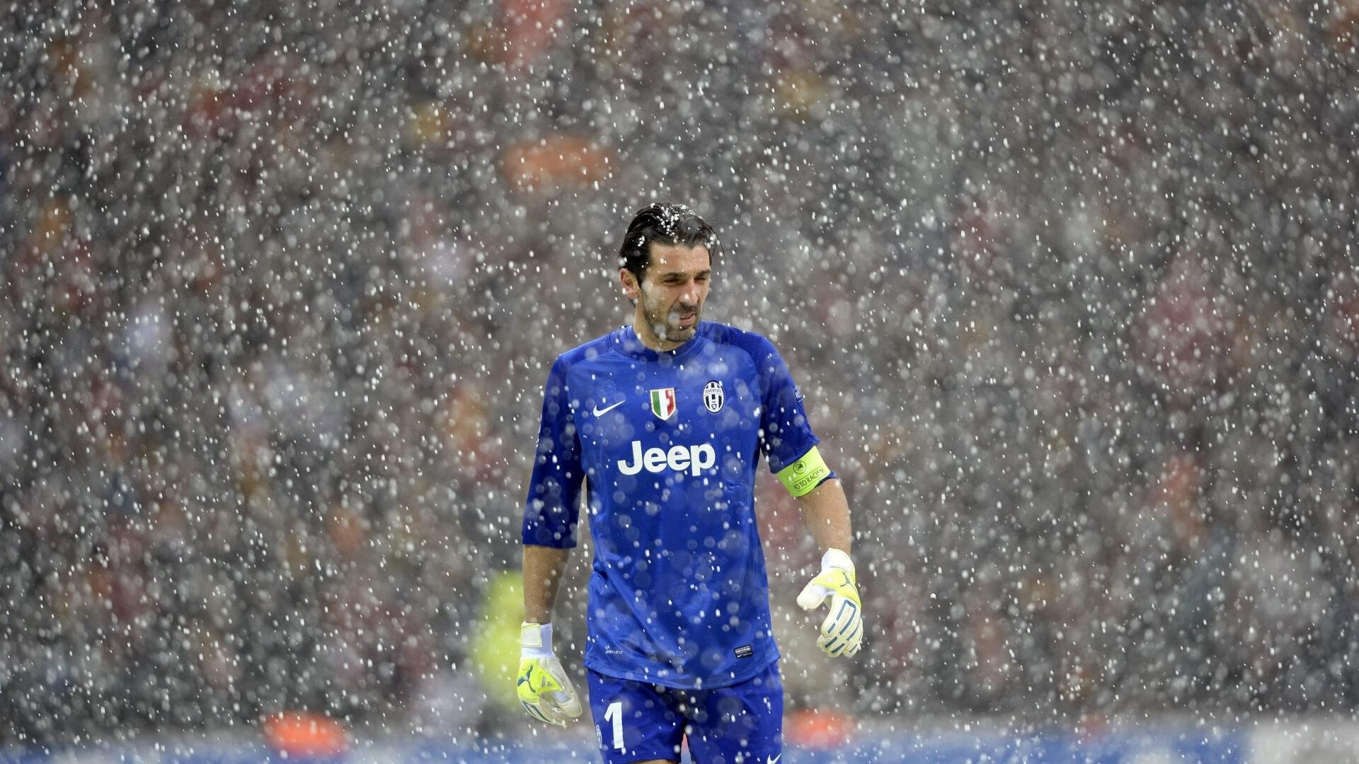 莫德里奇爆发,突尼斯强势晋级皇家社会,足球世界的平行叙事